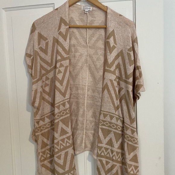 Short Sleeved Flowing Herringbone Patterned Sweater - Picture 1 of 5